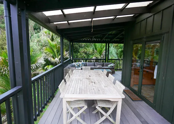 Matakana Retreat - Luxury Off Grid Lodge In Nature